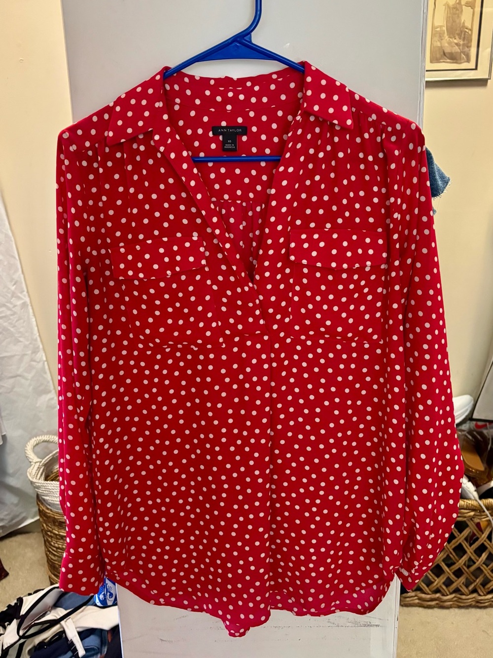 Ann Taylor Red Polka Dot V-Neck Blouse Size XS